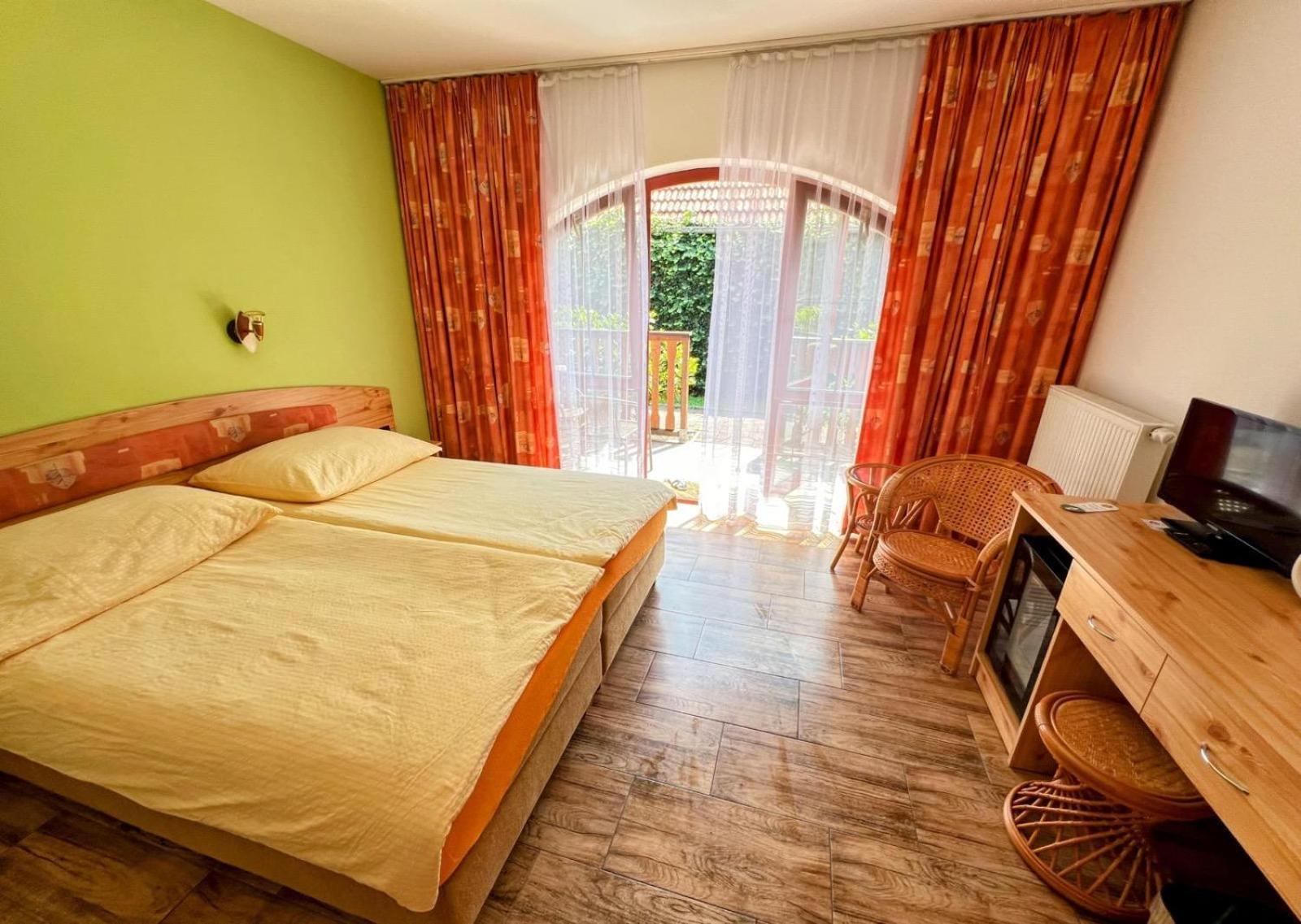 Hotel Fogl Nová Bystřice Bagian luar foto