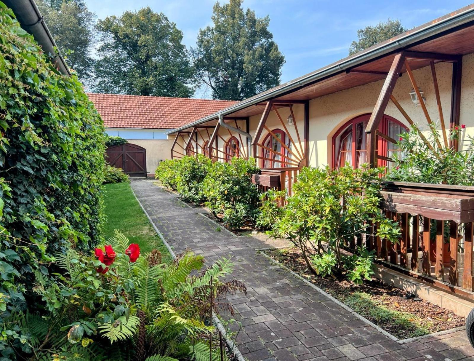 Hotel Fogl Nová Bystřice Bagian luar foto