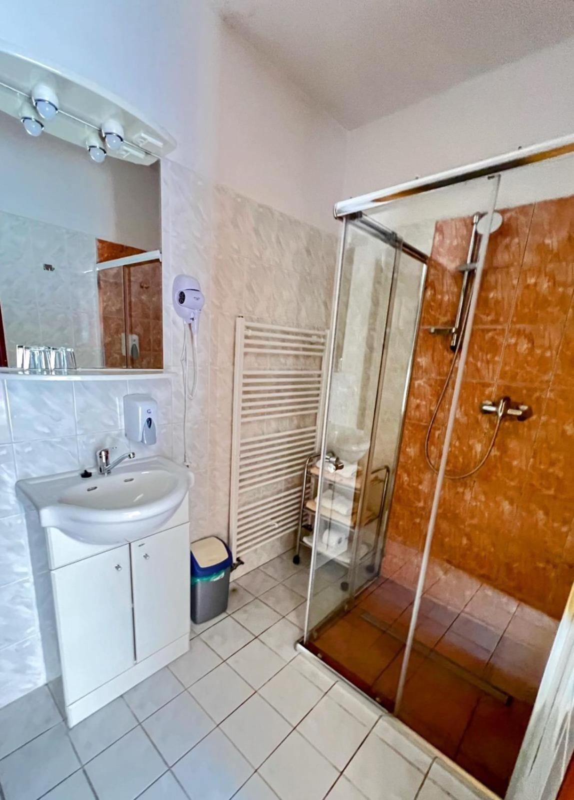 Hotel Fogl Nová Bystřice Bagian luar foto