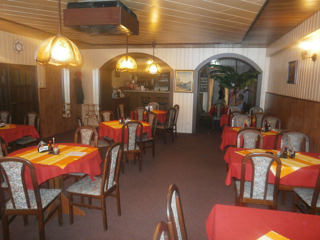 Hotel Fogl Nová Bystřice Bagian luar foto