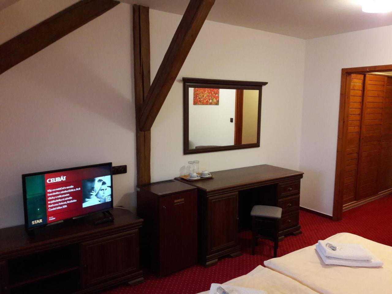 Hotel Fogl Nová Bystřice Bagian luar foto